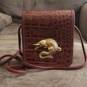 Zippi Leather 🐊 Crossbody
